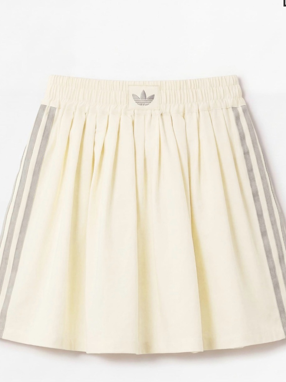 adidas Originals Cream Skater Skirt with Gray Side Stripes
